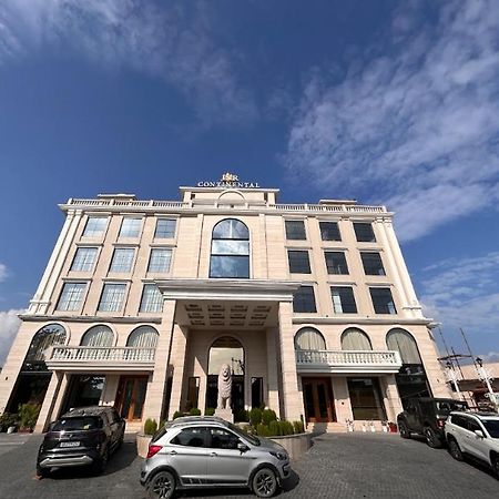 Hotel Jsr Continental Dehradun Zewnętrze zdjęcie