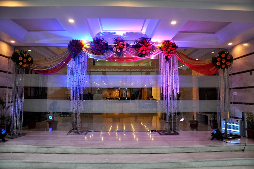 Hotel Jsr Continental Dehradun Zewnętrze zdjęcie