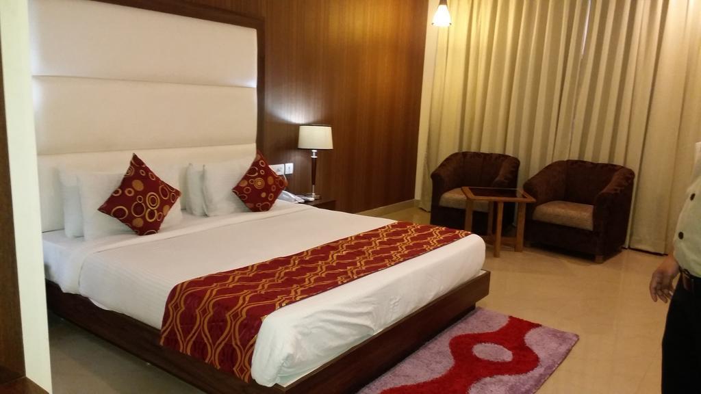 Hotel Jsr Continental Dehradun Pokój zdjęcie