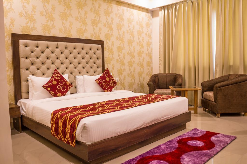 Hotel Jsr Continental Dehradun Pokój zdjęcie