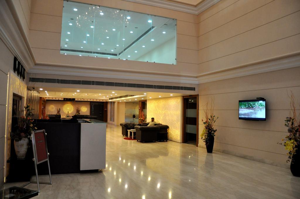 Hotel Jsr Continental Dehradun Zewnętrze zdjęcie
