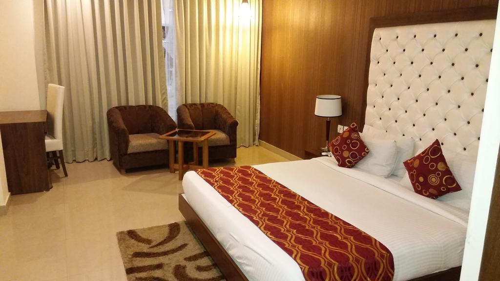 Hotel Jsr Continental Dehradun Pokój zdjęcie