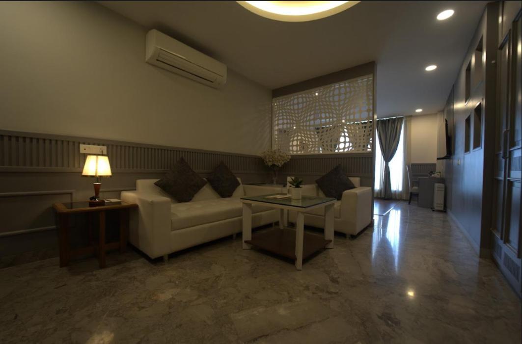 Hotel Jsr Continental Dehradun Zewnętrze zdjęcie