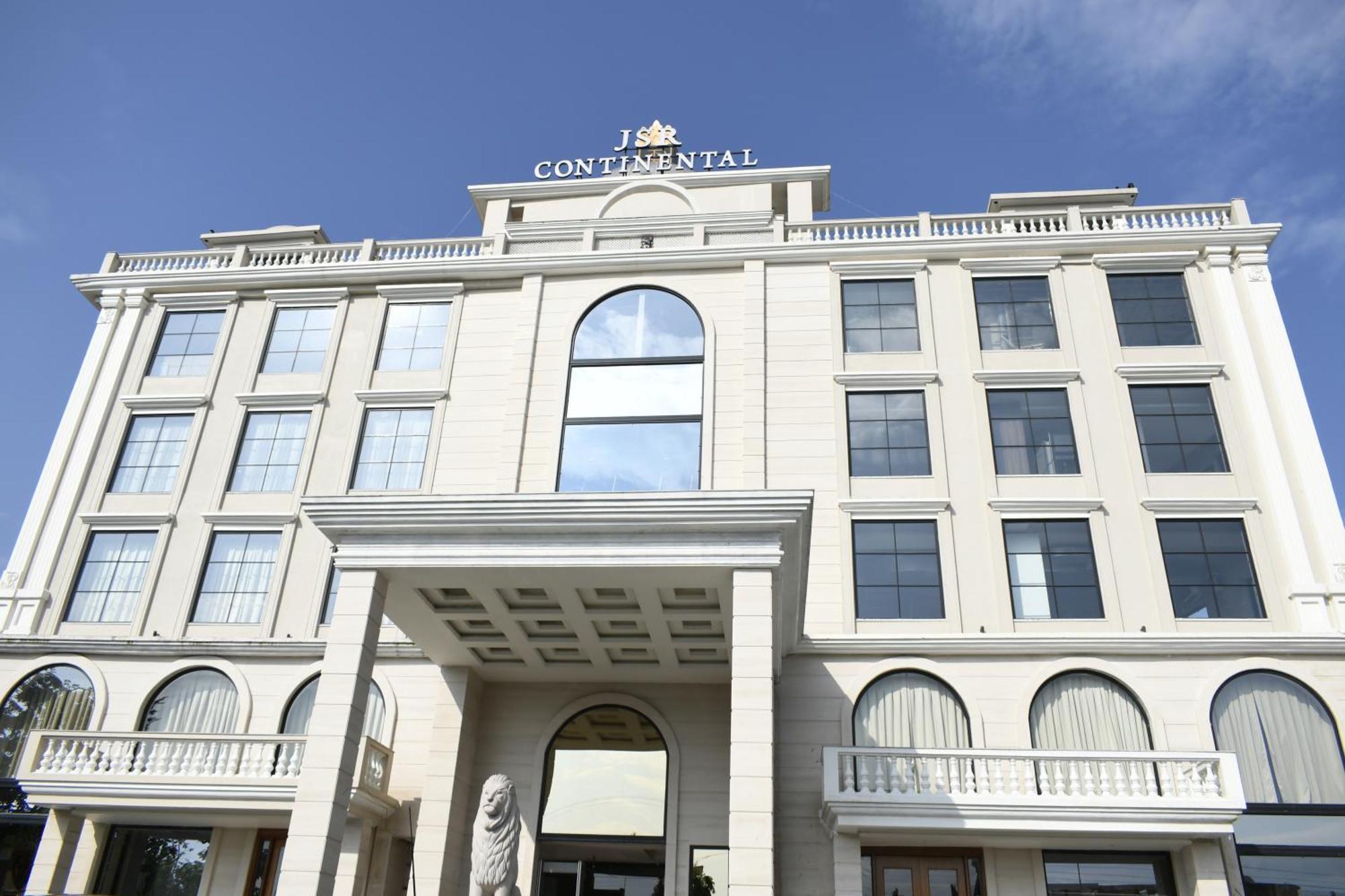 Hotel Jsr Continental Dehradun Zewnętrze zdjęcie