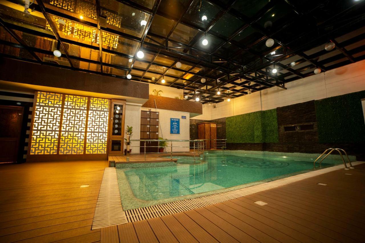 Hotel Jsr Continental Dehradun Zewnętrze zdjęcie