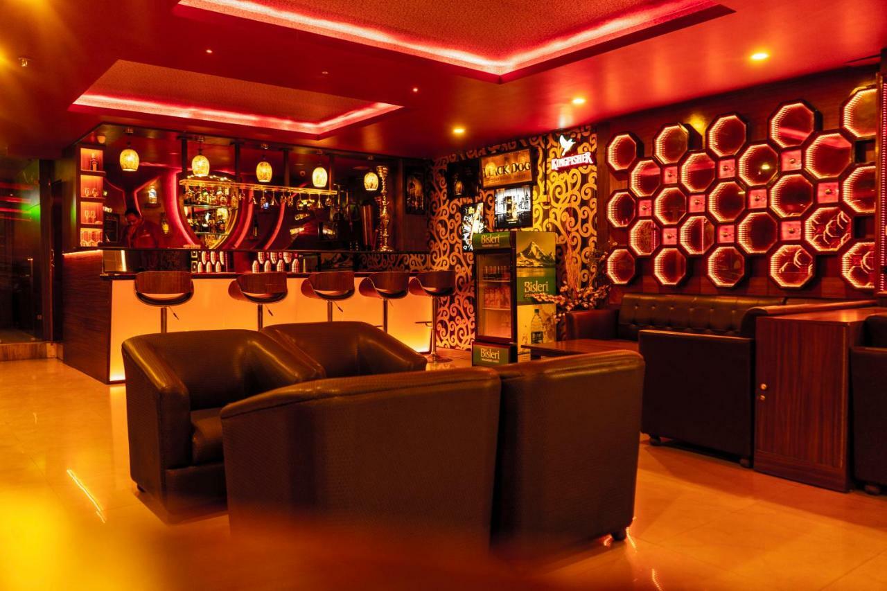 Hotel Jsr Continental Dehradun Zewnętrze zdjęcie