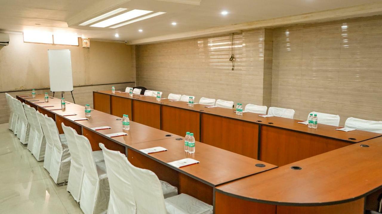 Hotel Jsr Continental Dehradun Zewnętrze zdjęcie