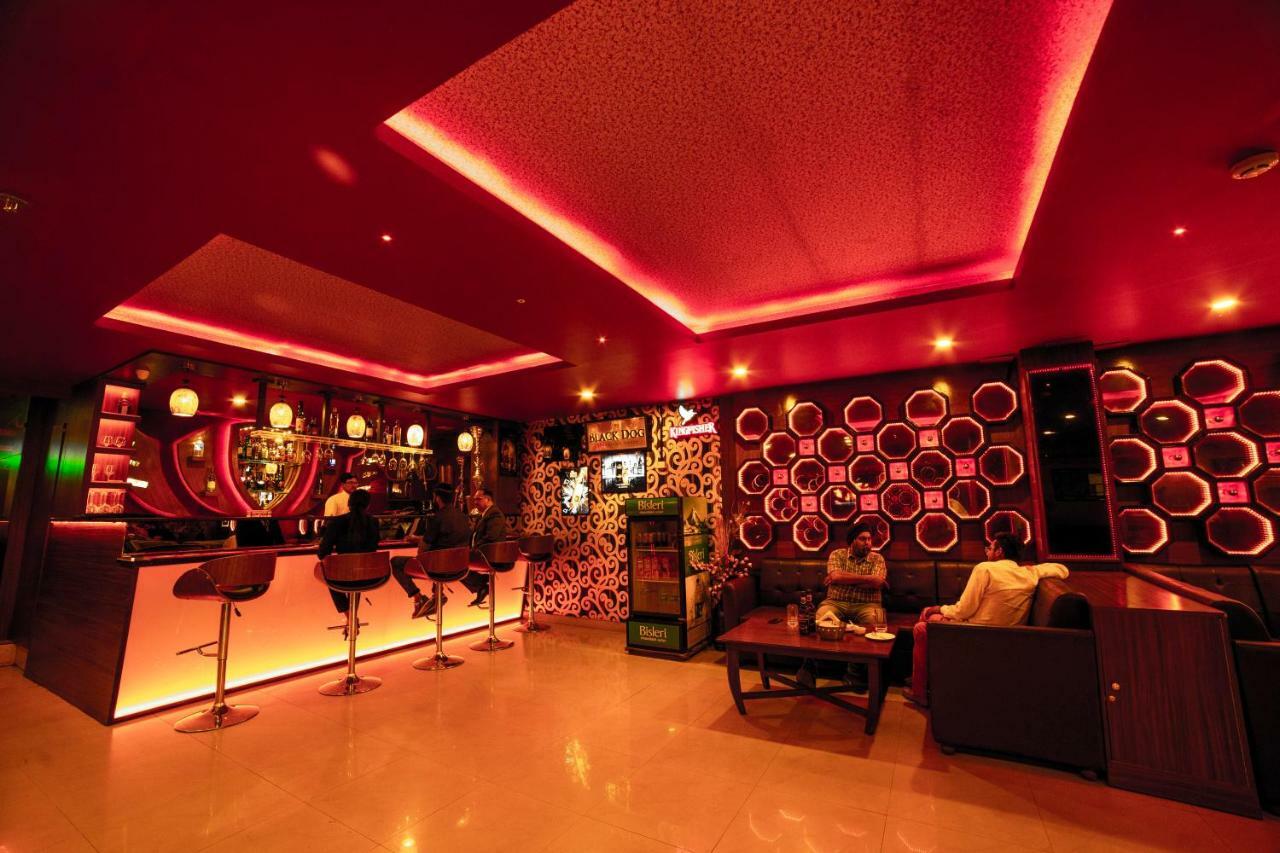 Hotel Jsr Continental Dehradun Zewnętrze zdjęcie