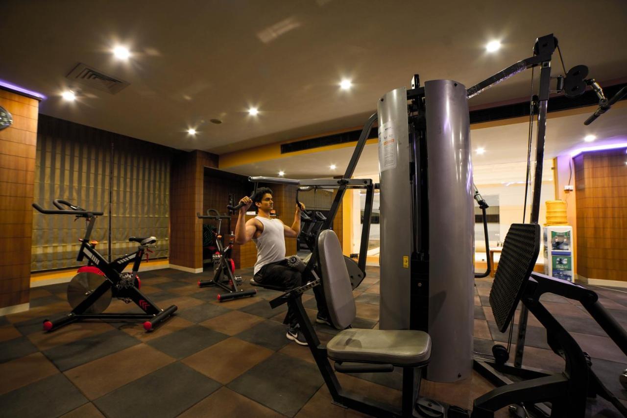 Hotel Jsr Continental Dehradun Zewnętrze zdjęcie